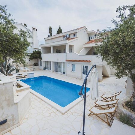 נובליה Villa Bella With Pool מראה חיצוני תמונה