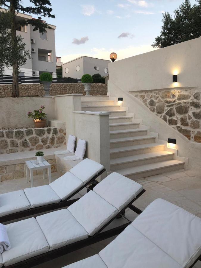 נובליה Villa Bella With Pool מראה חיצוני תמונה