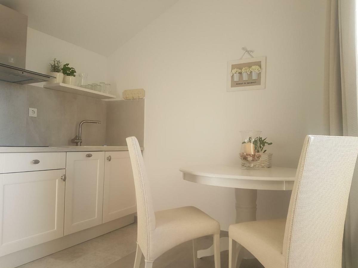 נובליה Villa Bella With Pool מראה חיצוני תמונה