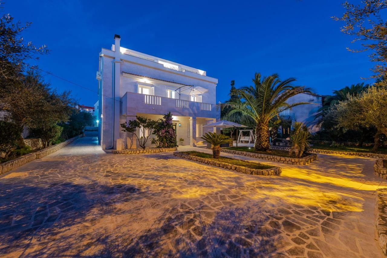 נובליה Villa Bella With Pool מראה חיצוני תמונה