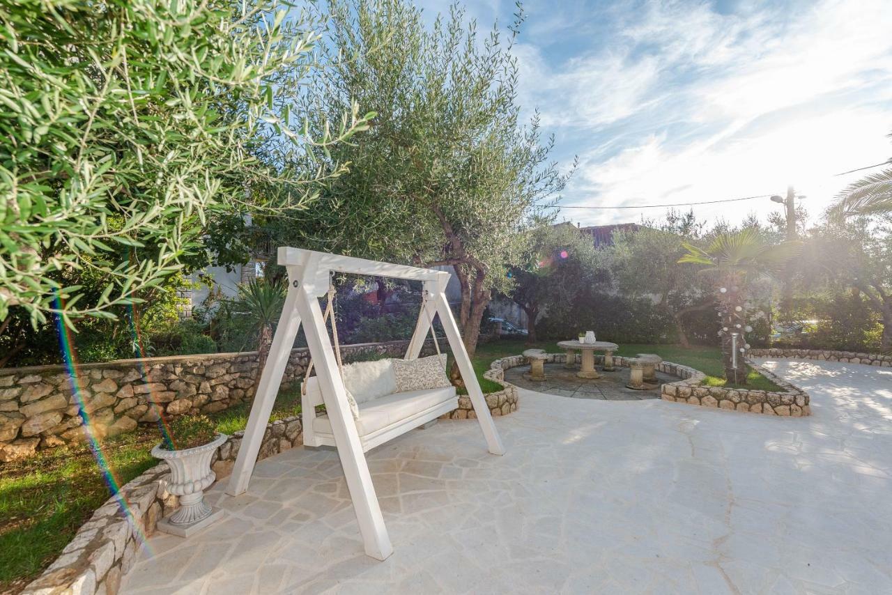 נובליה Villa Bella With Pool מראה חיצוני תמונה