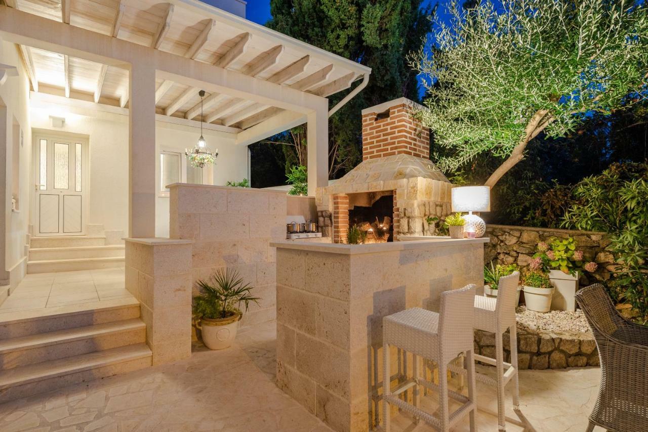 נובליה Villa Bella With Pool מראה חיצוני תמונה